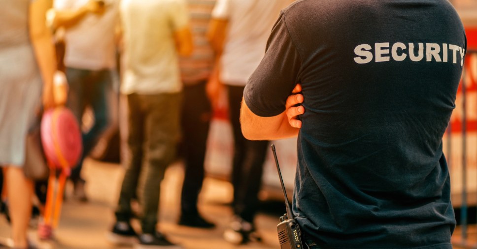 Homem fazendo Seguranca Em Eventos