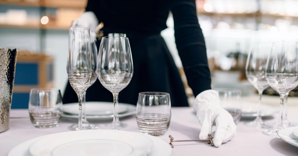 Atendimento de alto padrão para festas destaca as vantagens de copeiragem de eventos ou diária.